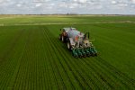 Tijdens de demo's in het voorjaar zagen deelnemers ook enkele innovaties in bemestingsmachines.